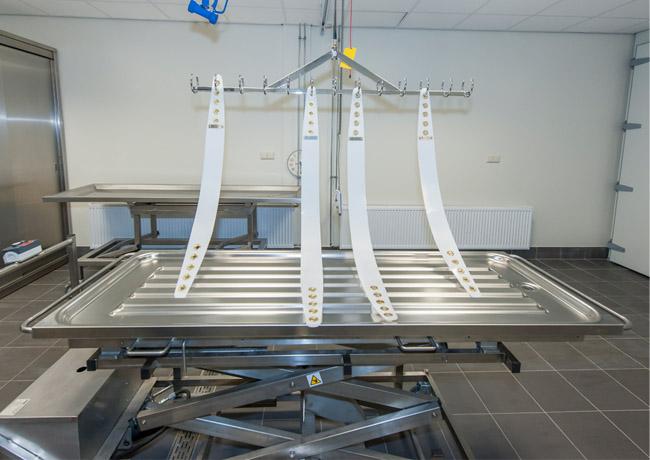 Plafondlift met banden verzorgingsruimte mortuarium