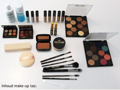 Make Up Tas gevuld benodigdheden uitgebreid