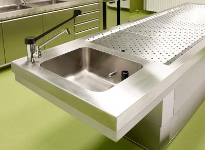 Wasbak autopsietafel RVS sectieruimte verzorging overledene