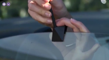 Autovlag rouwvlag voor de auto uitvaartdienst afscheid
