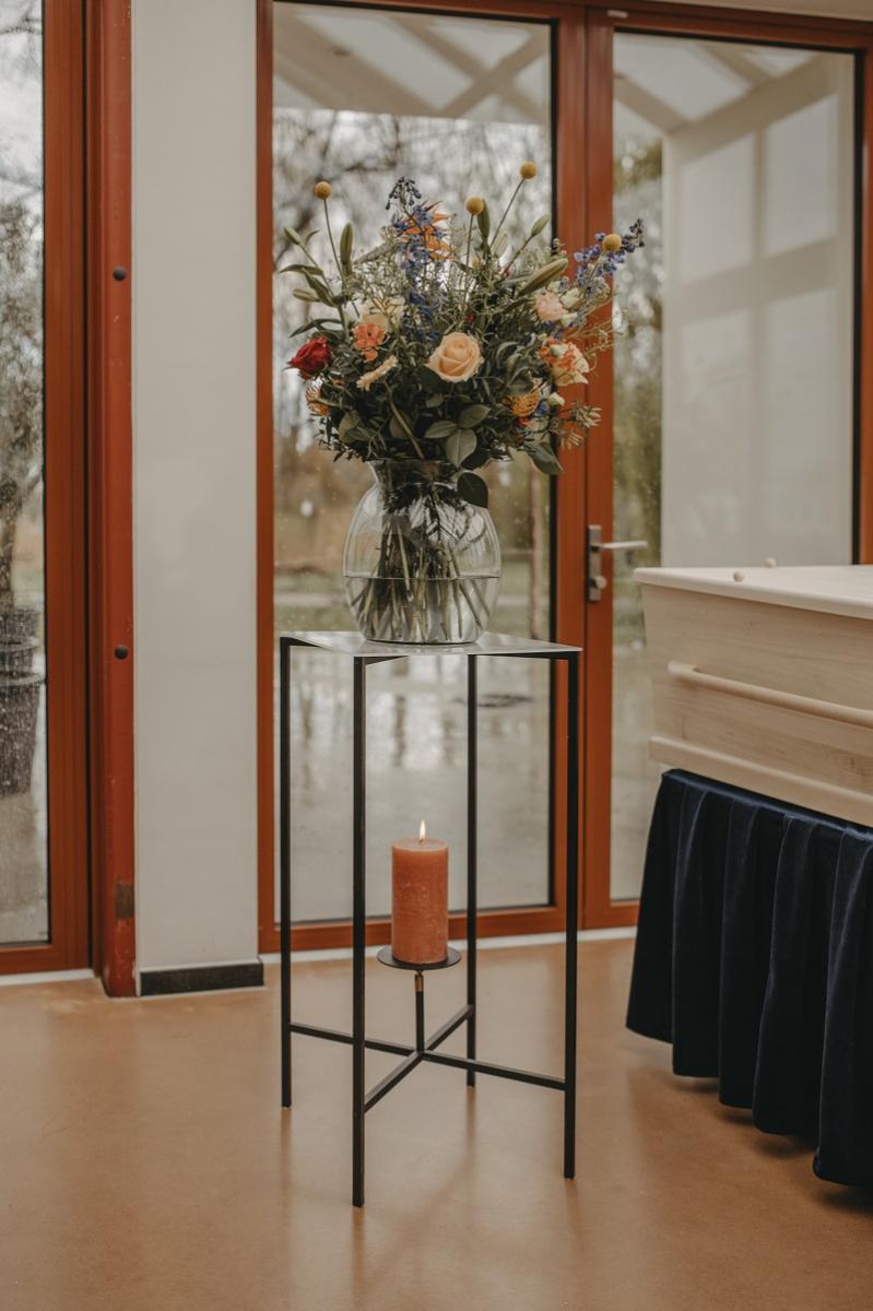 Bloementafel aluminium opbaarruimte